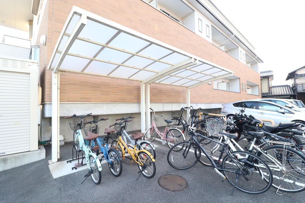 その他共有部分　屋根付き駐輪場
