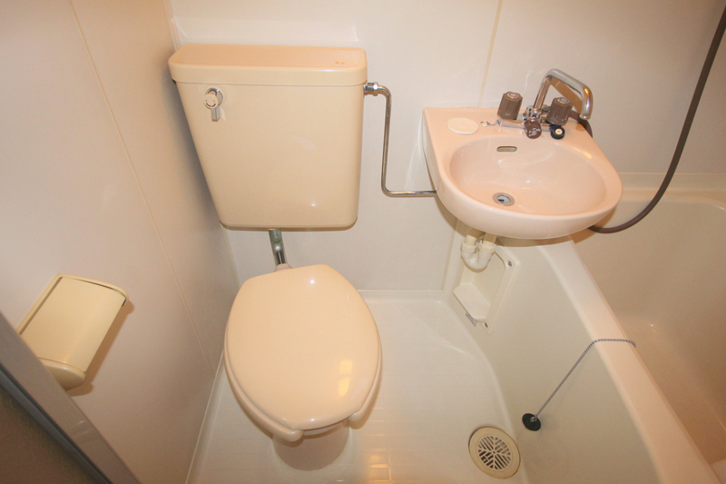 阪急宝塚線 豊中駅 徒歩8分 4階建 築44年のトイレ写真