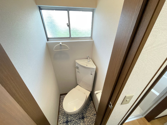トイレ　洋式トイレへ変更済