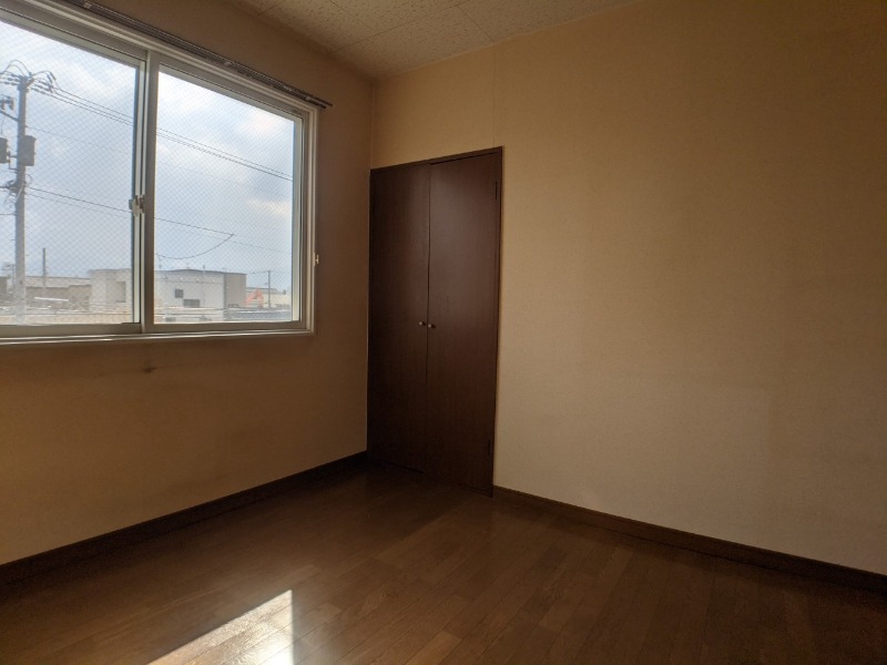収納　寝室の収納です。部屋がすっきり片付きます。