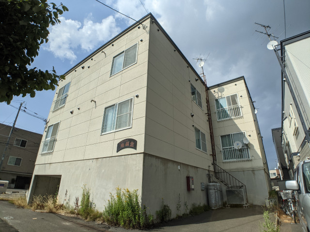 建物外観　札幌市北区北２９条西「アベニュー南麻生」