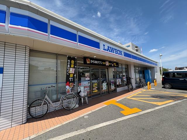コンビニ　ローソン（コンビニ）まで841m