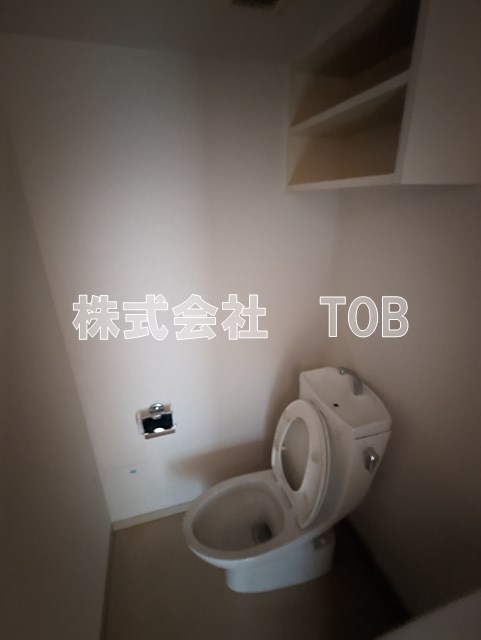 トイレ　※クリーニング中の写真