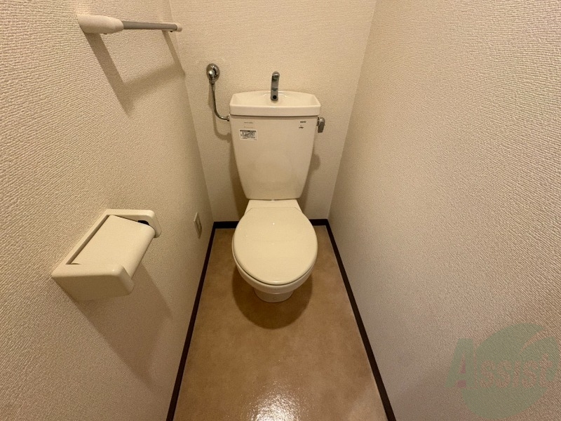 トイレ　こちらはトイレです。清潔感があり、安心して使用できます。