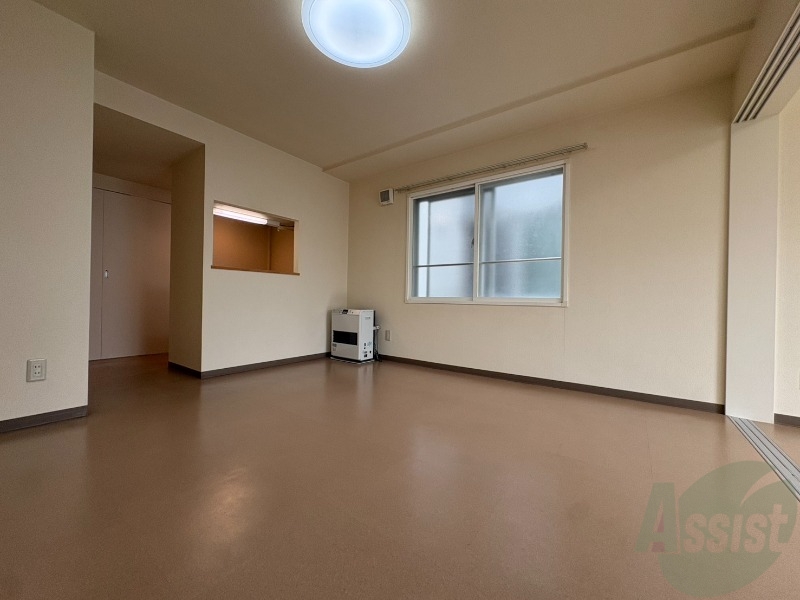 居室・リビング　広くてキレイなお部屋が広がっていて、充実した生活が送れそう。