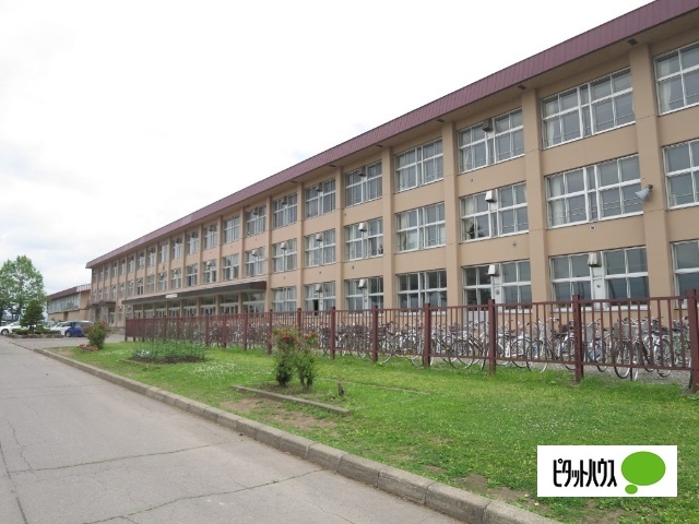 中学校　旭川市立永山南中学校（中学校）まで2414m