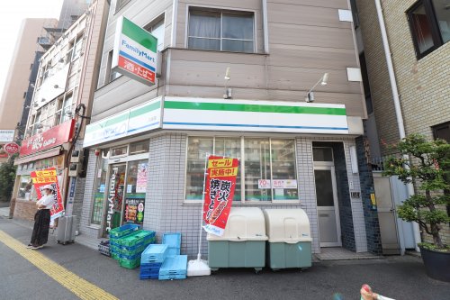 コンビニ　ファミリーマート 入谷店（コンビニ）まで145m