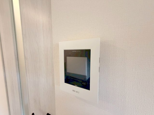 セキュリティ　TVモニターホンで来客が誰か確認してから開けて下さいね
