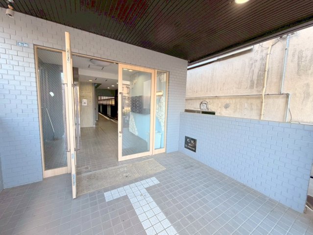 エントランス　綺麗なエントランスです。