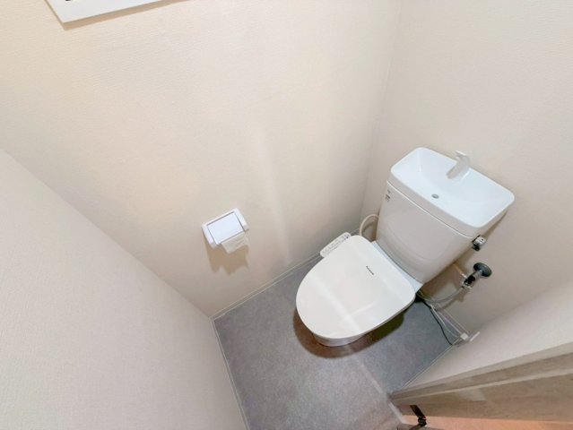 トイレ　綺麗なトイレにはウォシュレット標準装備です。