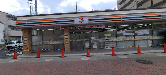 コンビニ　セブンイレブン 門真野里町店（コンビニ）まで422m