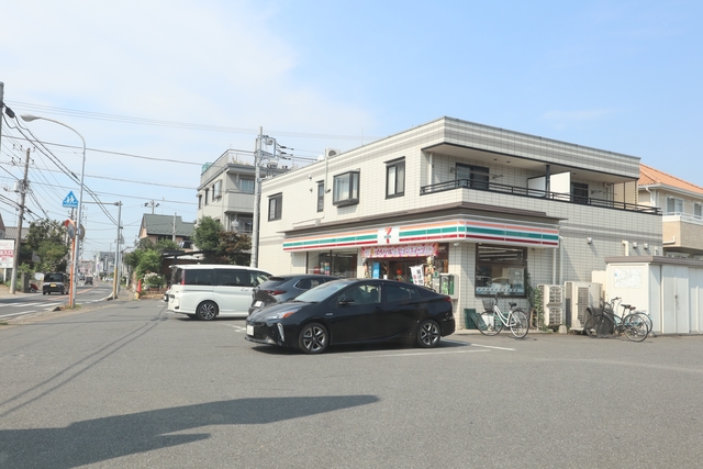 コンビニ　セブンイレブン柏中新宿店（コンビニ）まで591m