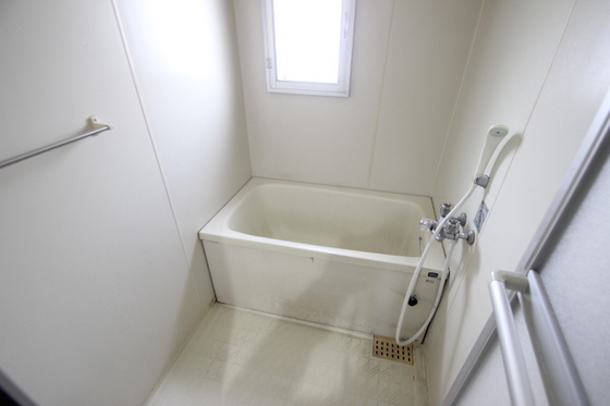 バス・シャワールーム　※別部屋の写真です
