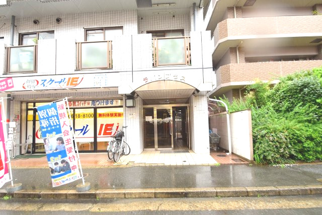 エントランス　毎日通るエントランスはこのようになっています