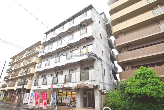 建物外観　落ち着いた雰囲気の外観です