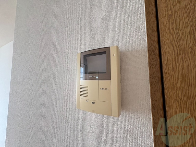 セキュリティ　ＴＶモニター付インターホンです。来客者の顔が見えるので安心！