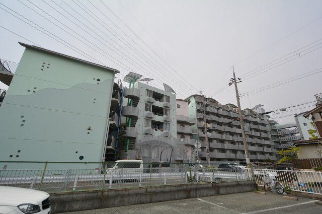 建物外観　オートロック付きで安心です！