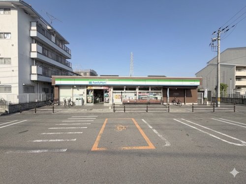 コンビニ　ファミリーマート　尼崎常松店（コンビニ）まで486m