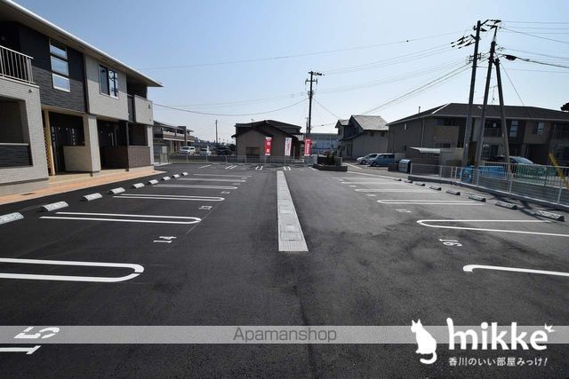 駐車場　駐車場