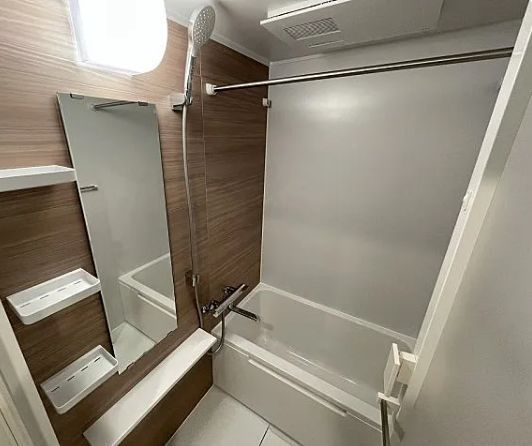 バス・シャワールーム　※反転タイプの写真を使用しています。
