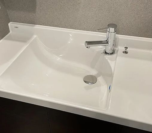 洗面設備　※反転タイプの写真を使用しています。