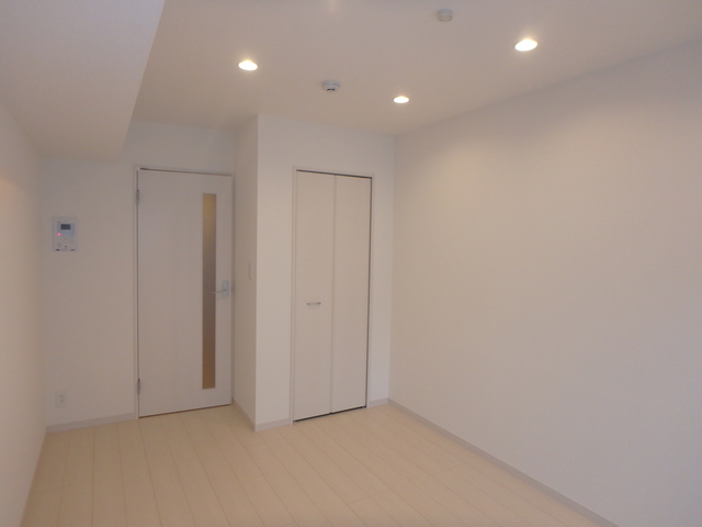 居室・リビング　人気のホワイトカラーのお部屋。友達に自慢しちゃおう。