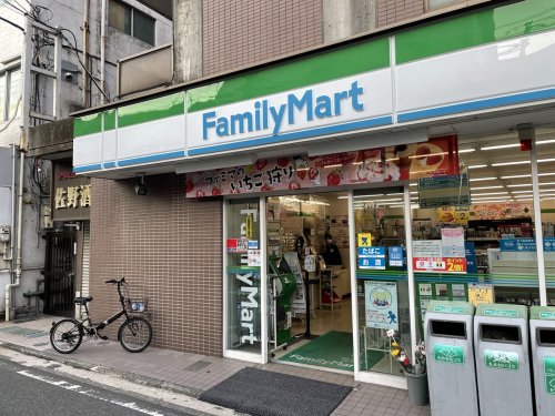 コンビニ　ファミリーマート 県立大学駅前店（コンビニ）まで728m