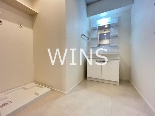 洗面設備　別部屋参考写真です。
