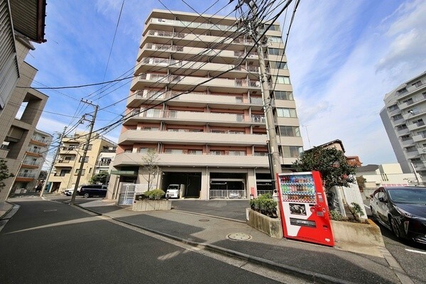 建物外観　オートロック完備