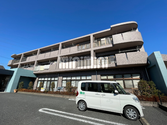 建物外観　重厚感があり、存在感のある外観
