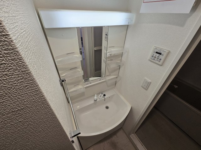 洗面設備　使いやすい洗面所です