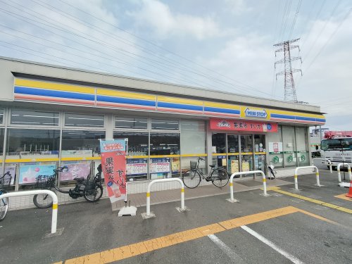 コンビニ　ミニストップ 所沢上新井店（コンビニ）まで295m