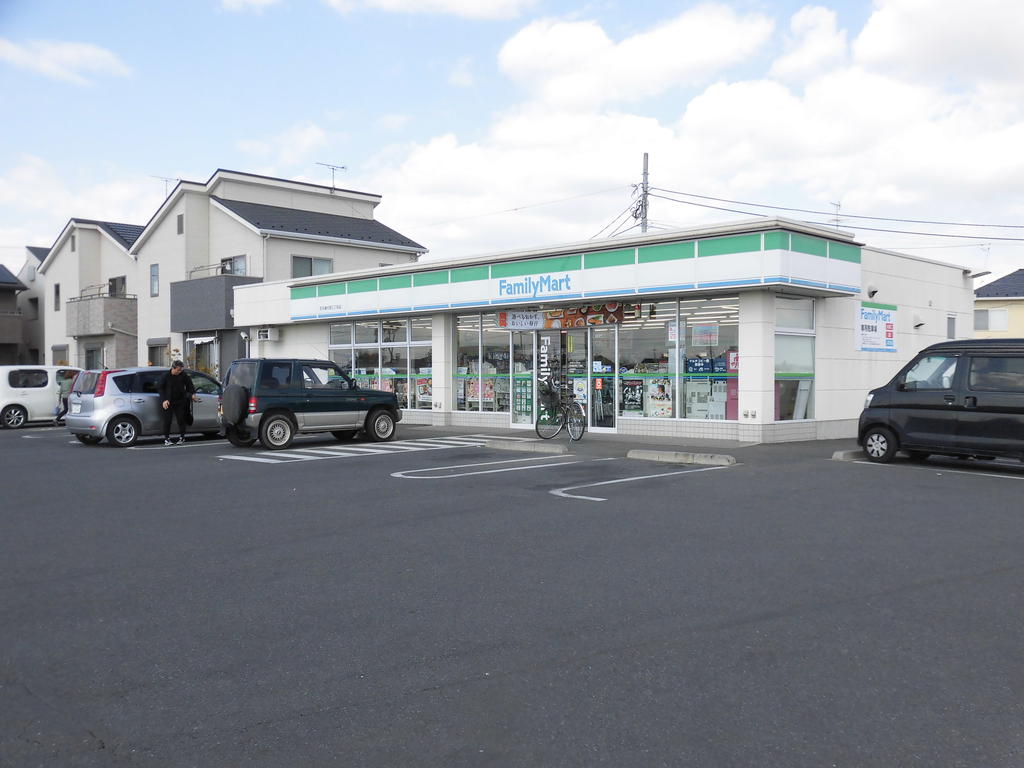 コンビニ　ファミリーマート取手藤代南三丁目店（コンビニ）まで1000m