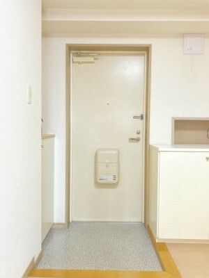 ＪＲ総武線快速 千葉駅 徒歩6分 9階建 築29年の玄関写真