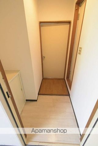 地下鉄南北線 澄川駅 バス乗車時間：6分 最寄りバス停で下車 徒歩6分 3階建 築41年の玄関写真