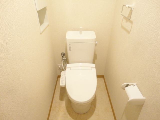トイレ　うれしいウォシュレットタイプ。