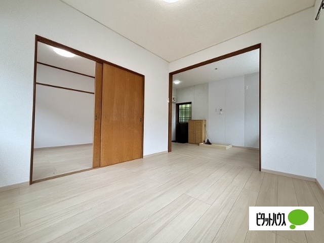 建物外観　２０２内装