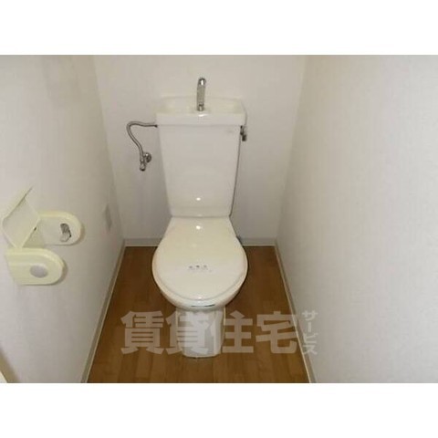 ＪＲおおさか東線 南吹田駅 徒歩13分 9階建 築29年のトイレ写真