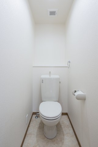 トイレ　写真はイメージです。色仕様は現況優先になります。