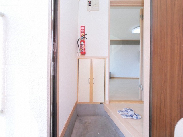 ＪＲ函館本線 白石駅 徒歩14分 2階建 築42年の玄関写真
