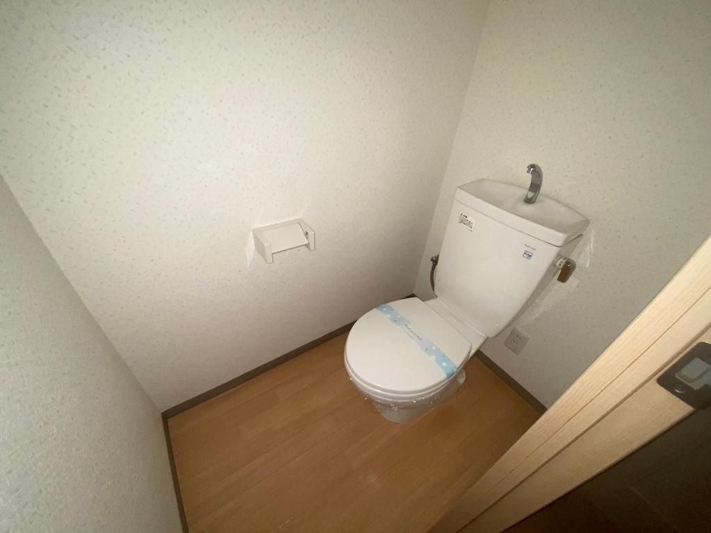 ＪＲ常磐線 柏駅 徒歩6分 8階建 築21年のトイレ写真