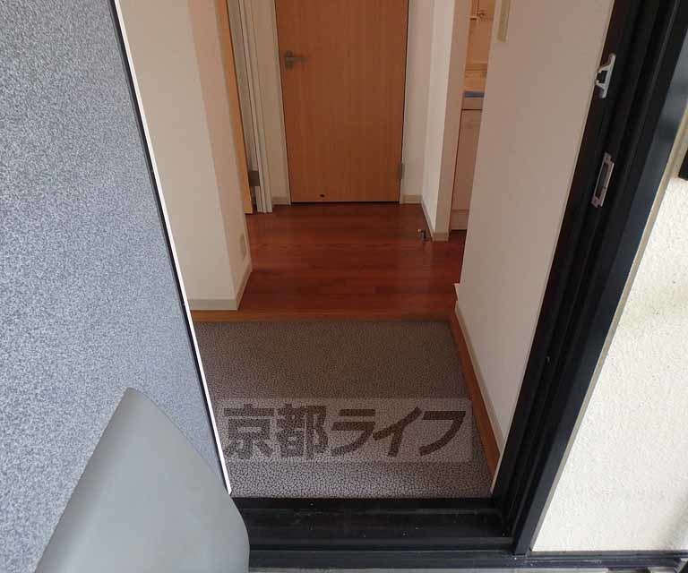京阪宇治線 三室戸駅 徒歩10分 2階建 築32年の玄関写真