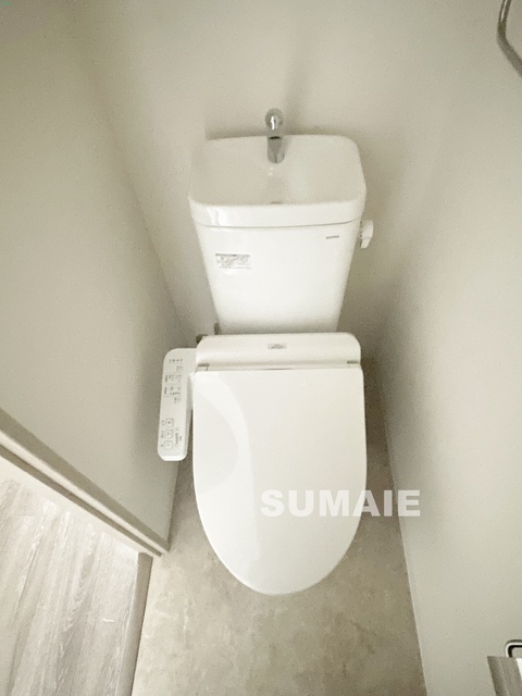 トイレ　温水洗浄便座付きトイレです♪