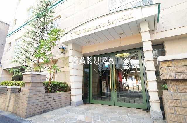 エントランス　お洒落な建物デザイン♪