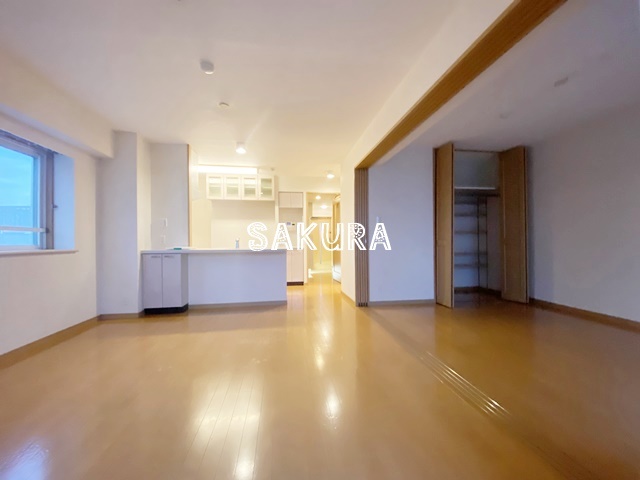 居室・リビング　開放感のあるゆったりとしたお部屋です♪