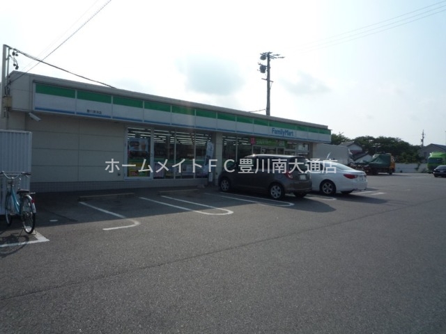 コンビニ　ファミリーマート豊川御油店（コンビニ）まで950m