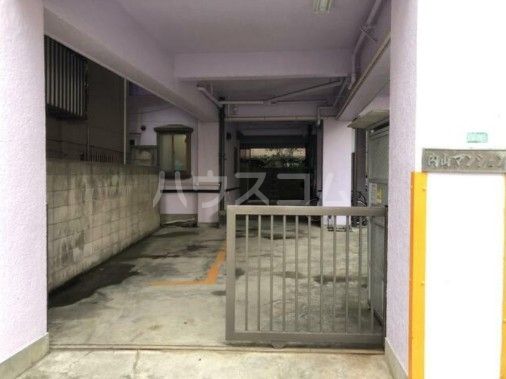 内山マンションの外観写真