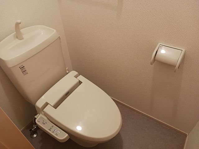 南海泉北線 深井駅 徒歩16分 2階建 築15年のトイレ写真