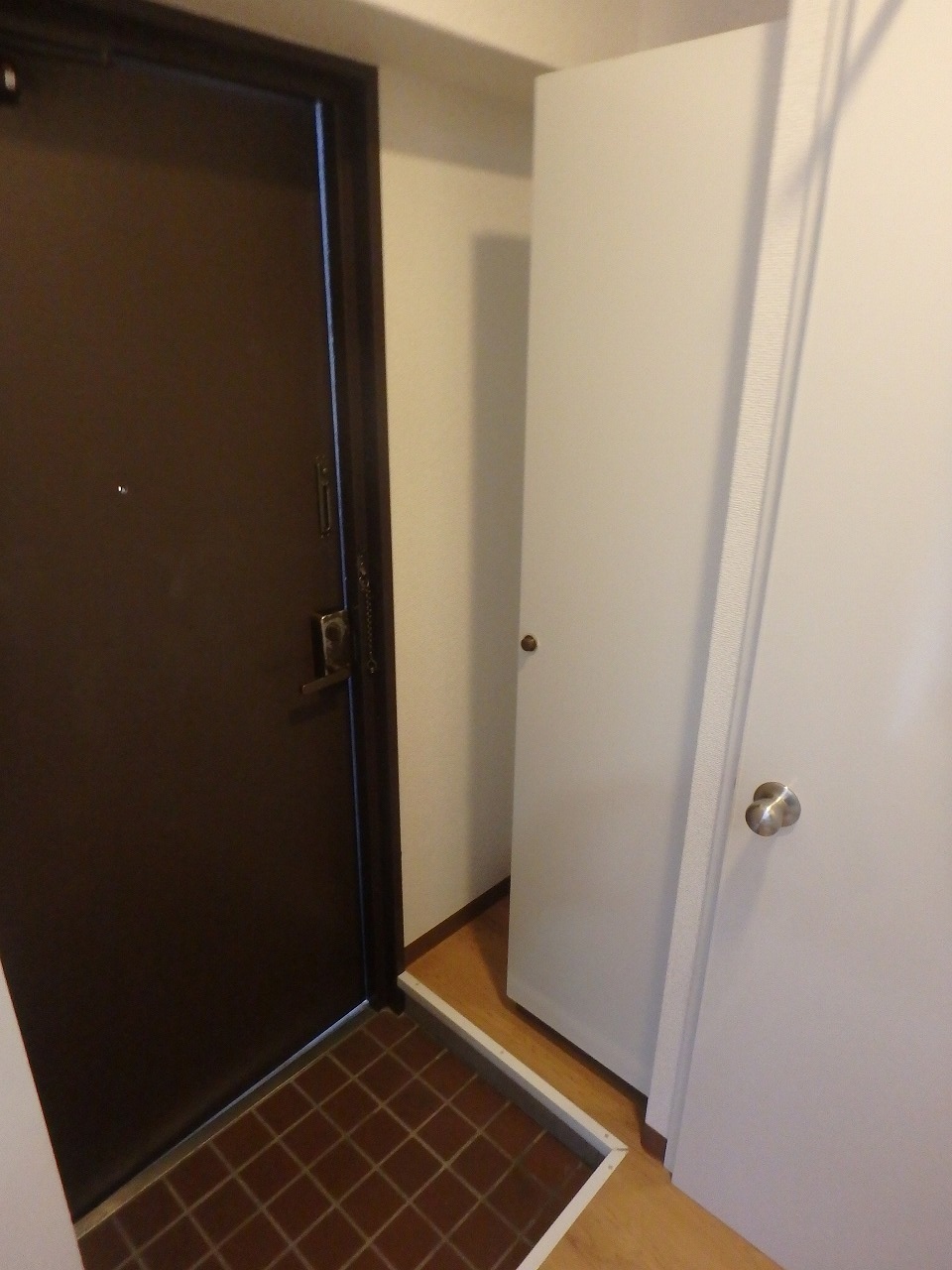 カサベルデ本町の玄関写真