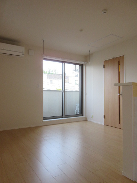居室・リビング　★明るいフローリングのお部屋です★